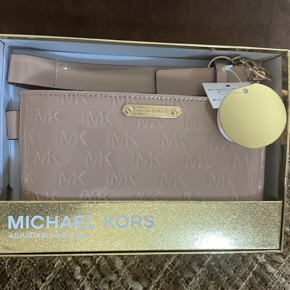 NWT NIB brand new with gift box belt adjustable table pink purse - Picture 7 of 8